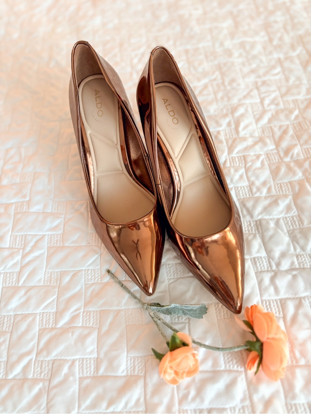 ALDO Rose Gold Metallic Pointed Toe Pumps Heels Size 8